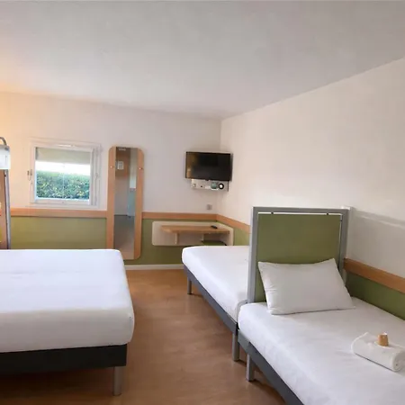 Отель Ibis Budget 2*