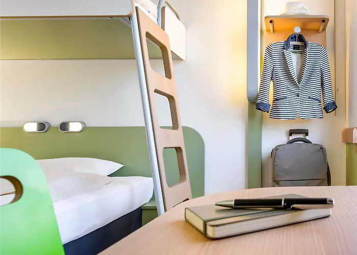 Ibis Budget Отель Иссуар