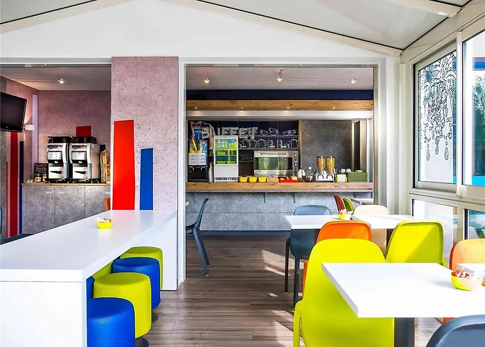 Отель Ibis Budget Иссуар