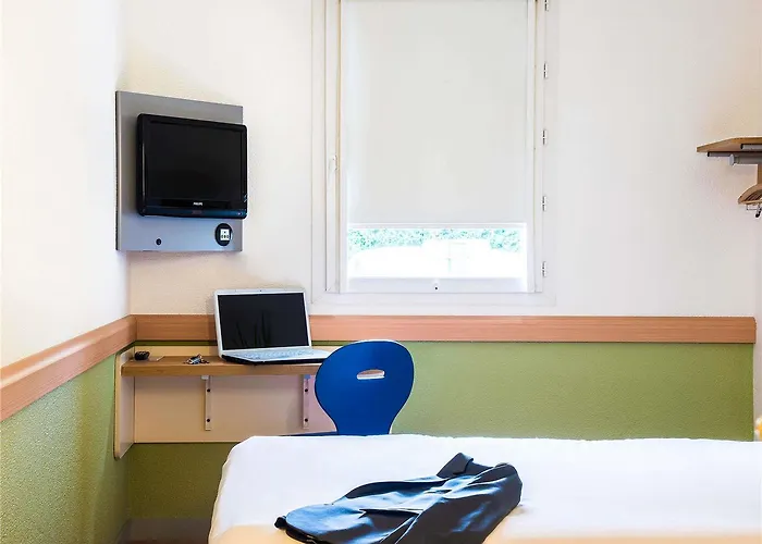 Отель Ibis Budget 2*