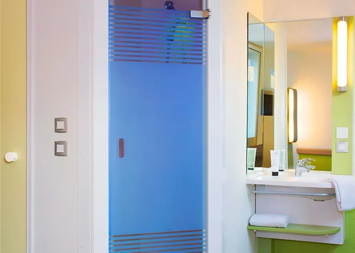 Отель Ibis Budget Иссуар